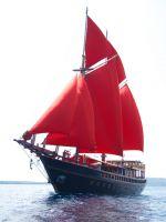 Bow-view-liveaboard-Calico-Jack