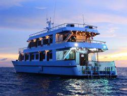 view-MV-Hallelujah-boat