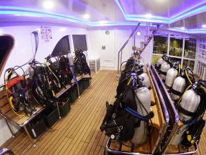 dive deck