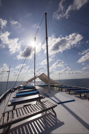 sundeck maldives liveaboard diving