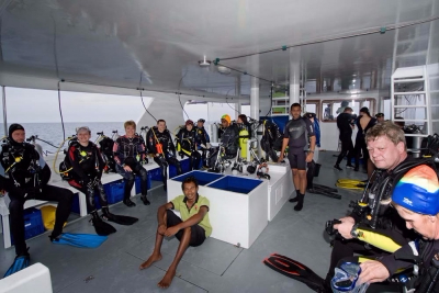 dive boat divers