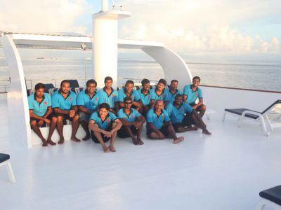 thumb dive boat crew