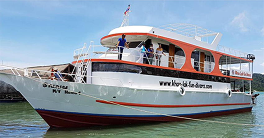Nemo 1 similan liveaboard diving