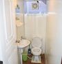 Bathroom on Nemo 1 liveaboard dive boat