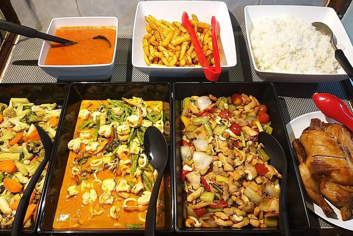 liveaboard food