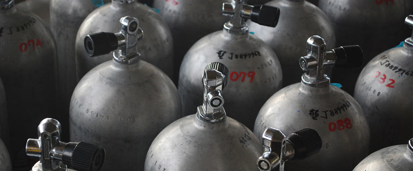 scuba diving tanks