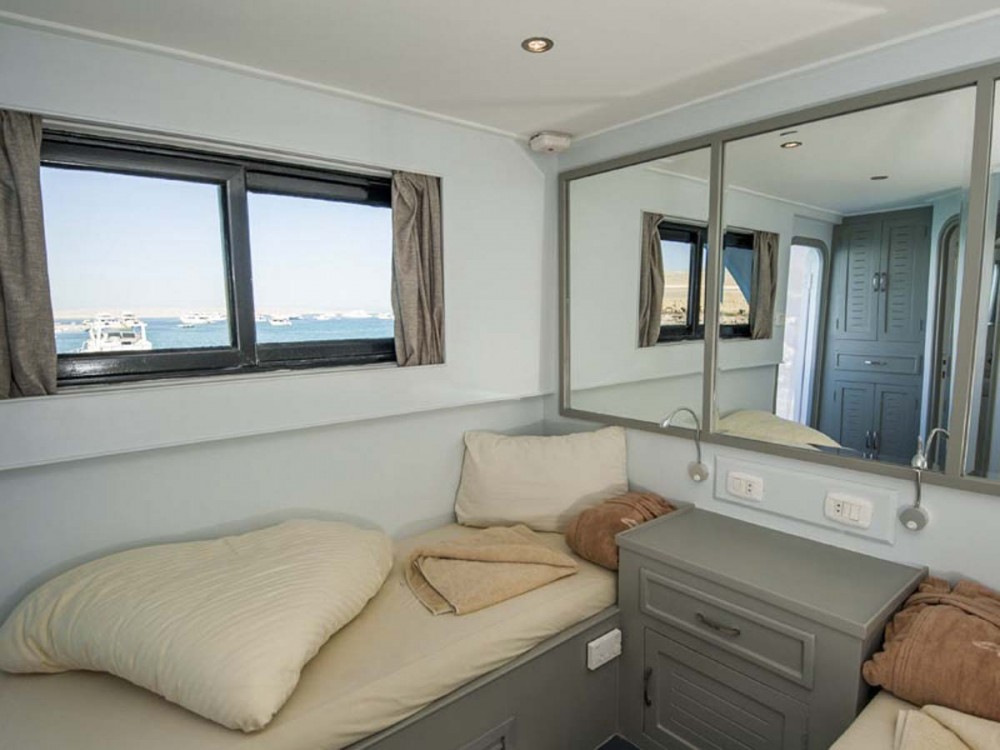 Upper Deck Twin