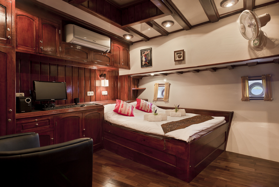Double Cabin